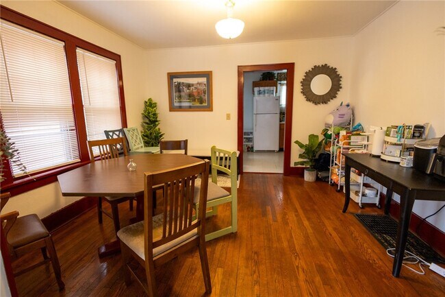 Building Photo - 610 Mitchell St