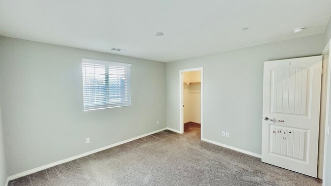 Building Photo - BEAUTIFUL 5BD/3BA-2 Story Home available for rent in Jurupa Valley!