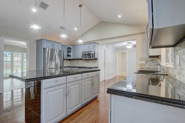 Building Photo - 5281 Jade Cir