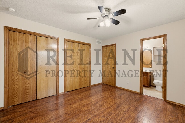 Building Photo - 2770 N Parkridge Ct