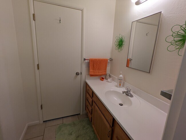 Building Photo - 90 E Cliff House Dr