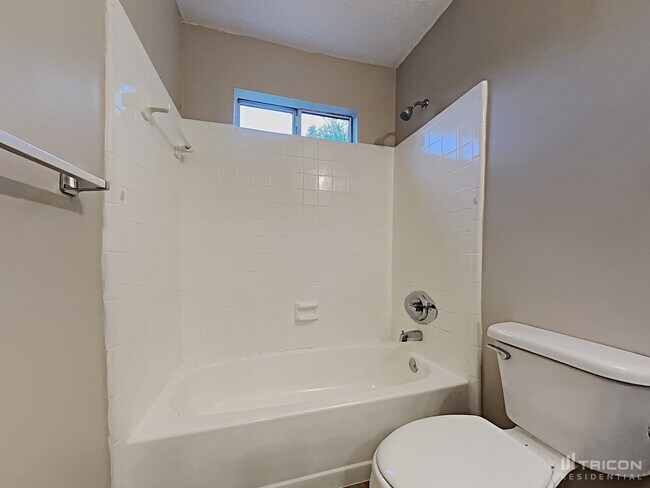 Building Photo - 3756 Sandy Shoals Ln