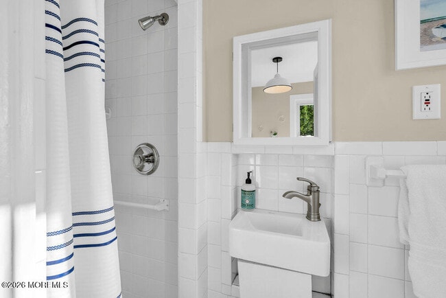 Building Photo - 435 Norwood Ave