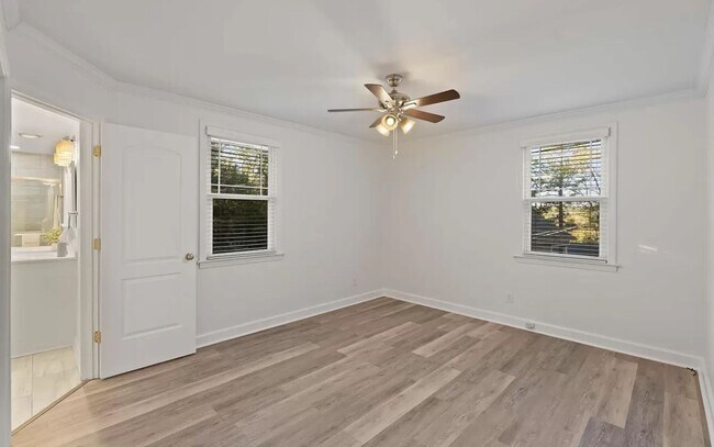 Building Photo - Located in the heart of Downtown Columbia with close proximity to the Broad River