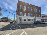 Building Photo - 154 Hudson St