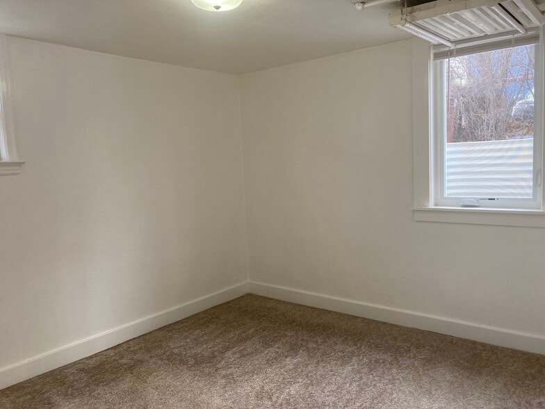 Building Photo - 361 N 8th St