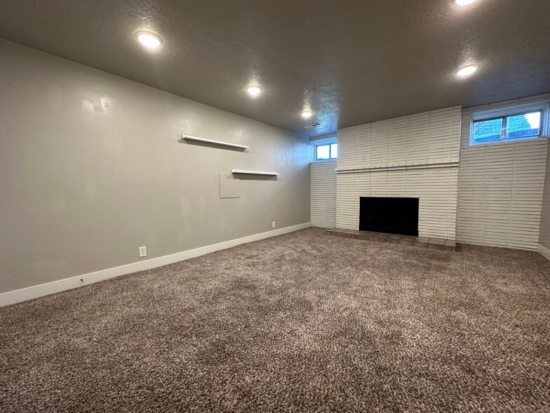 Living room - 2647 S Jasper St