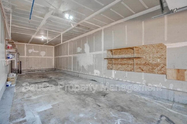 Building Photo - 2423 NW 3rd Ave