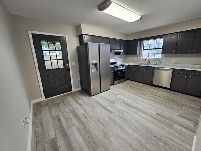 Building Photo - 100 North St