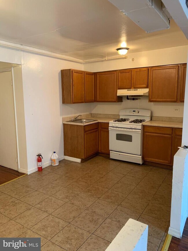 Building Photo - 605 N Carey St