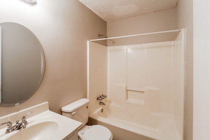 Building Photo - 5017 Dekalb Way