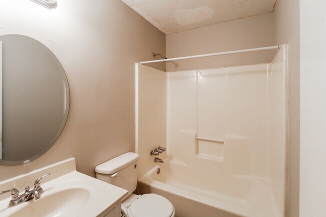 Building Photo - 5017 Dekalb Way