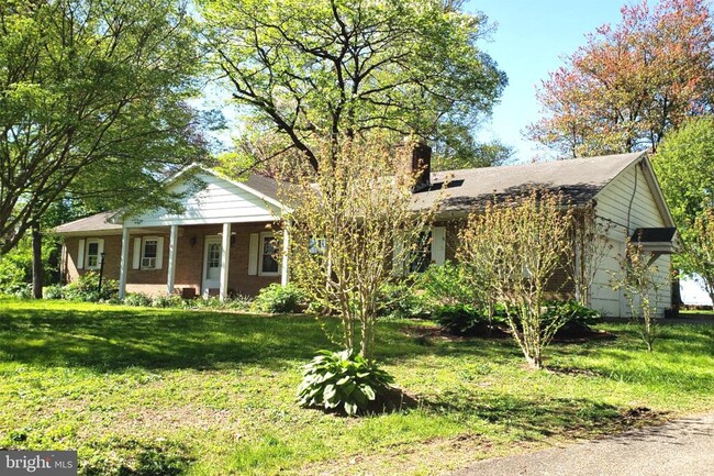 Primary Photo - 163 Scroggy Rd