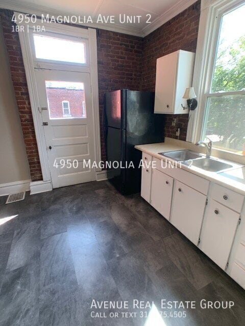 Building Photo - 4950 Magnolia Ave
