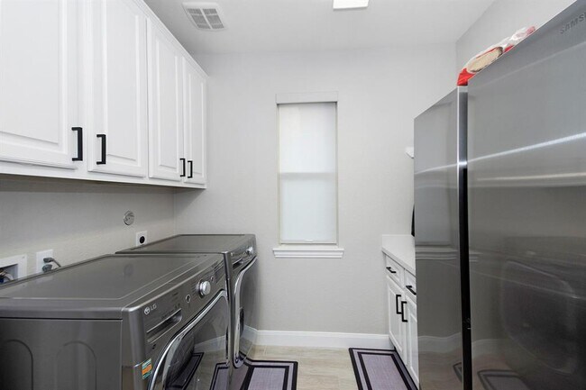 Building Photo - 1000 Bolivar Point Ln