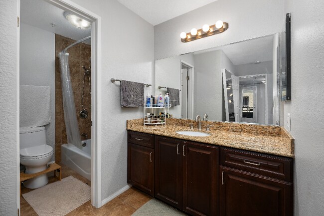 Building Photo - 3550 Lebon Dr