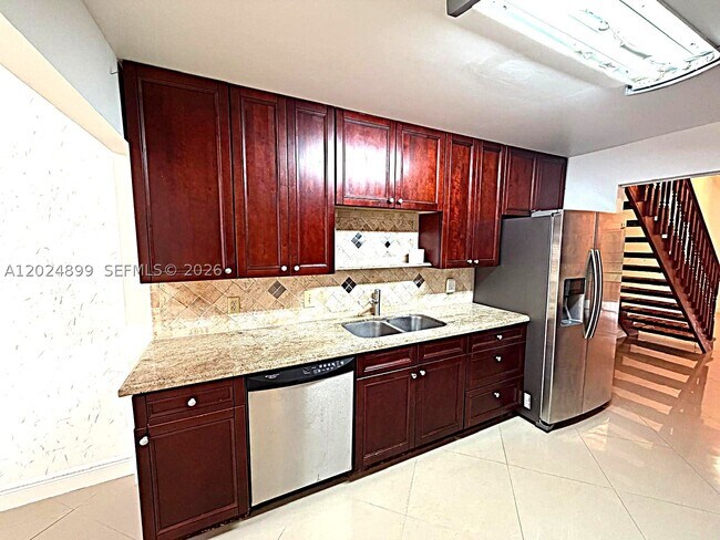 Building Photo - 6620 Tiburon Cir