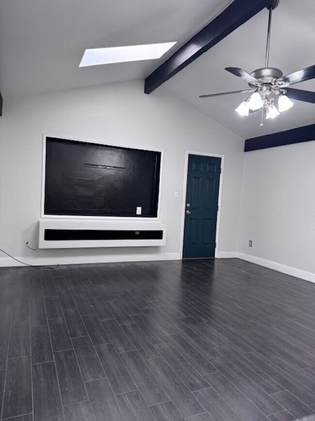 Building Photo - Available Now - Charming Home for Rent