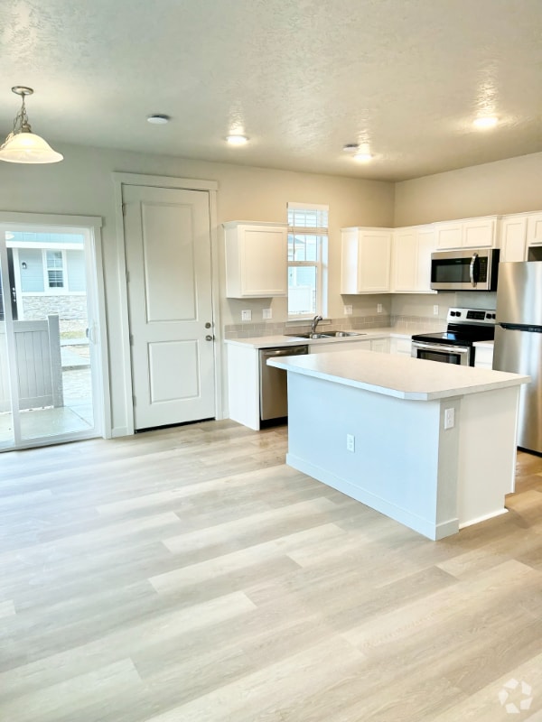 Building Photo - 2312 Spice Loop