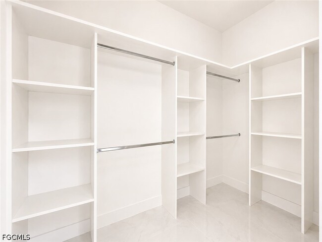 Building Photo - 8034 Life Cir