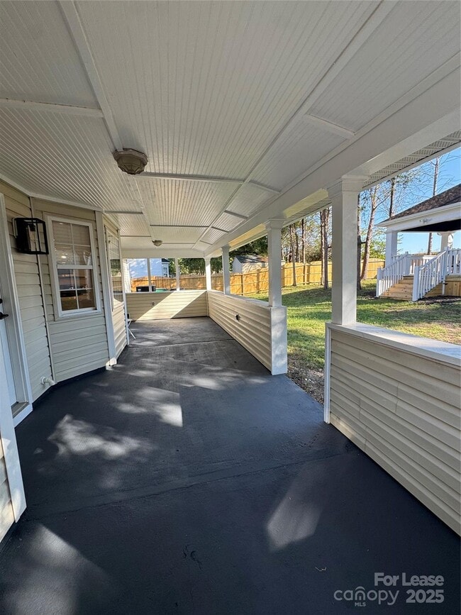 Building Photo - 4533 Cades Cove Dr