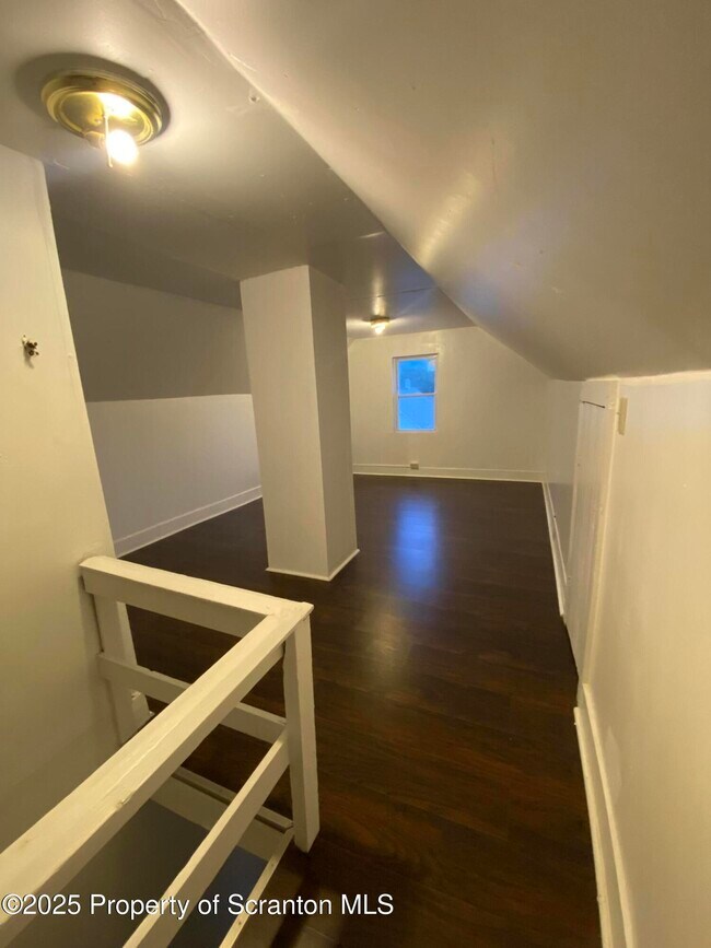 Building Photo - 2120-2122 Belmont Terrace