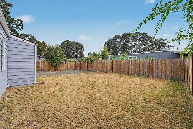 Building Photo - 14917 W Thorne Ln SW