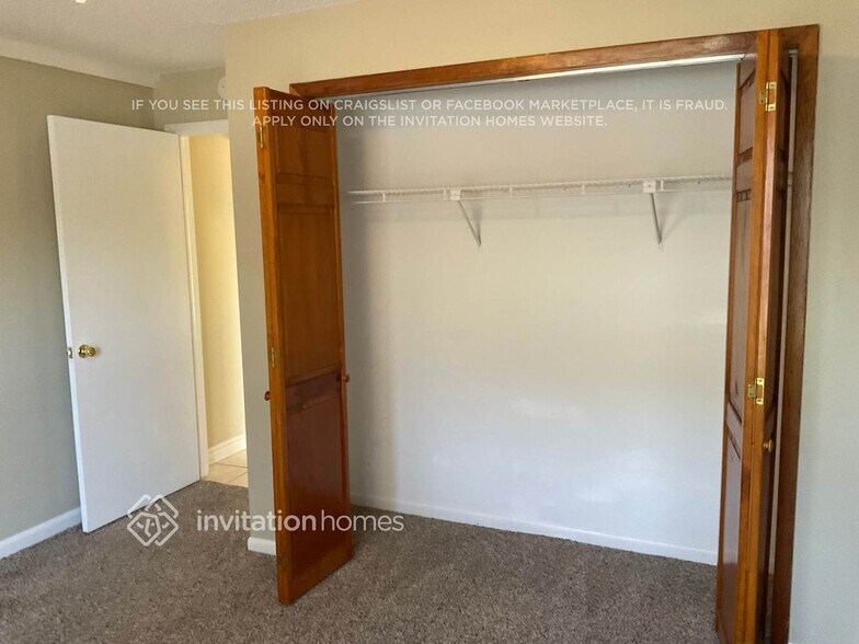 Building Photo - 2814 Luce Dr N