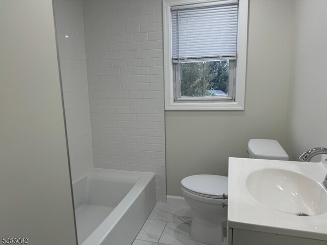 Building Photo - 42 Summit Ave