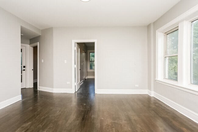 Building Photo - 2208 N Talman Ave