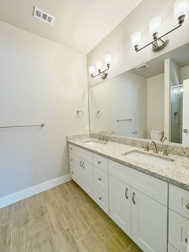 Building Photo - Charming Brand-New 3 Bedroom, 2 Bath Home ...