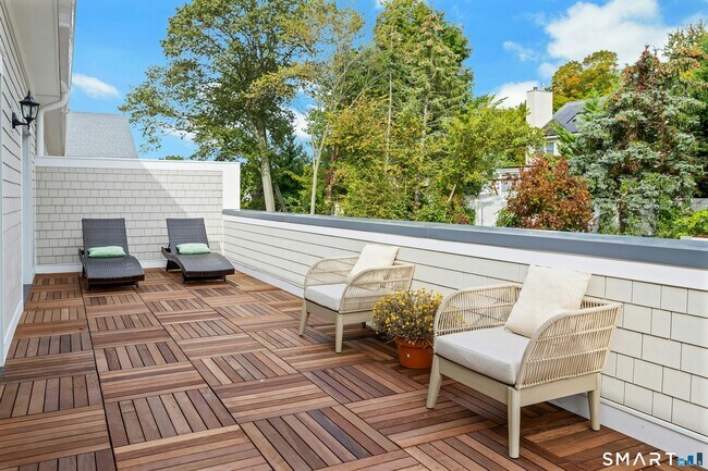 Building Photo - 340 Heights Rd