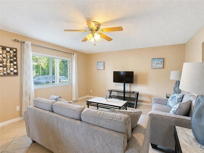 Building Photo - 4629 Bayshore Dr