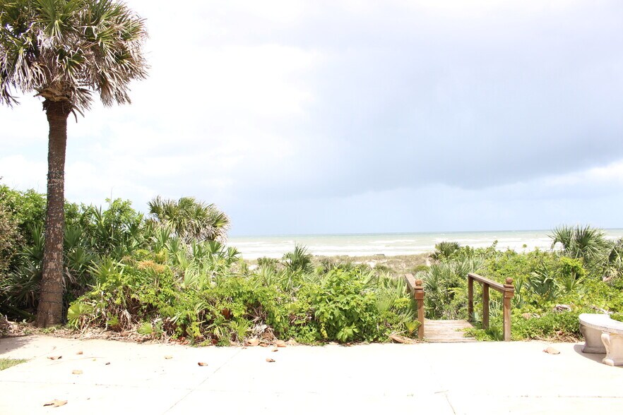 Building Photo - 1215 N Atlantic Ave