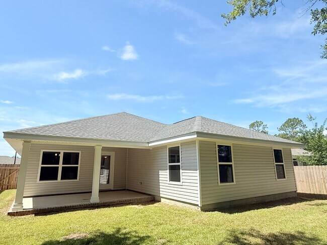 Building Photo - Modern 3 Bed/2 Bath - Prime Location