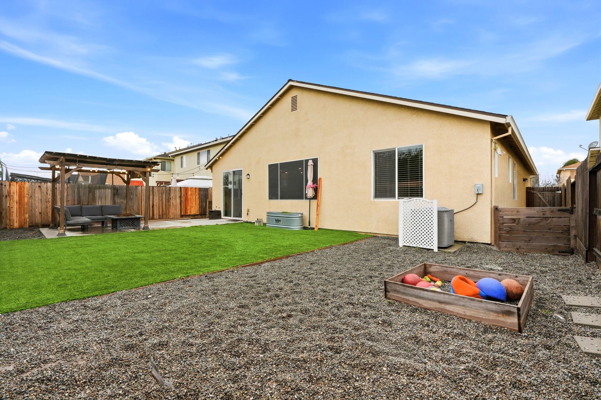 Building Photo - 1161 Greenbrier Dr