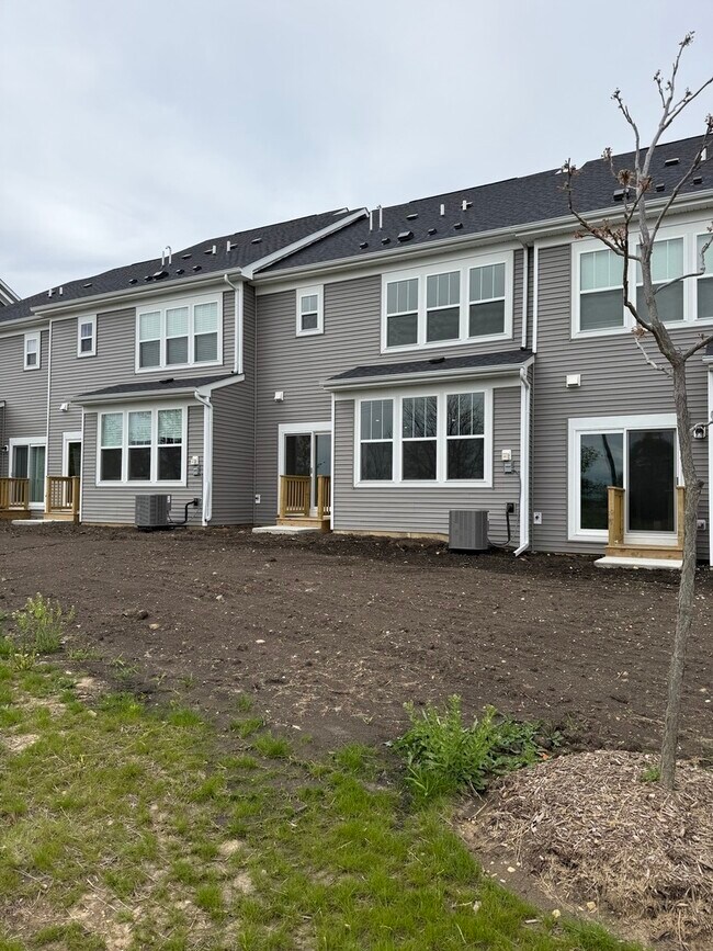 Building Photo - 2239 Horseshoe Cir