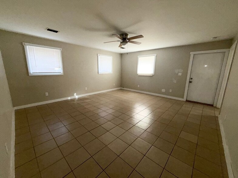 Building Photo - 300 Cedar St