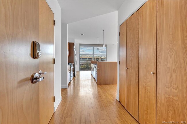 Building Photo - 33 N Water St