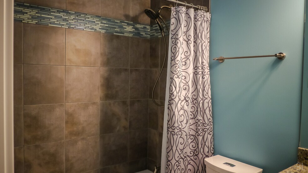 Building Photo - 2215 E John St