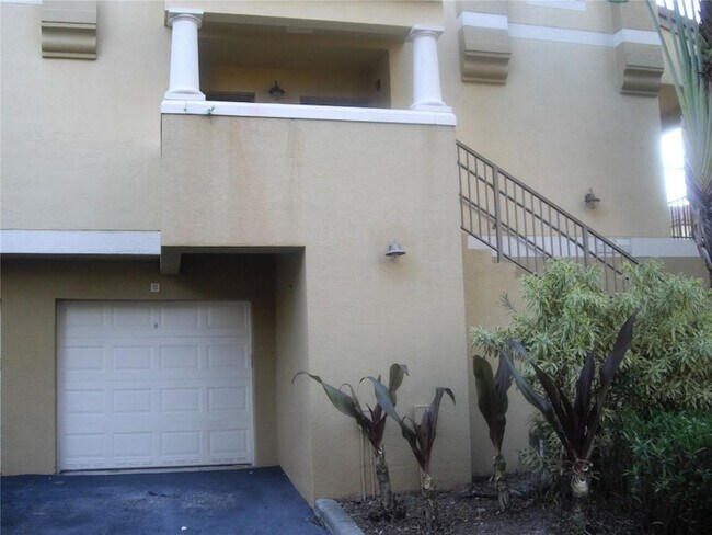 Building Photo - 751 N Pine Island Rd