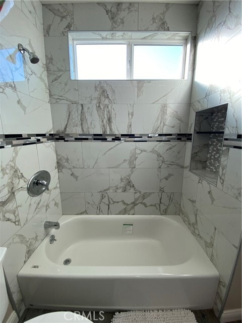 Building Photo - 1004 W Hollyvale St