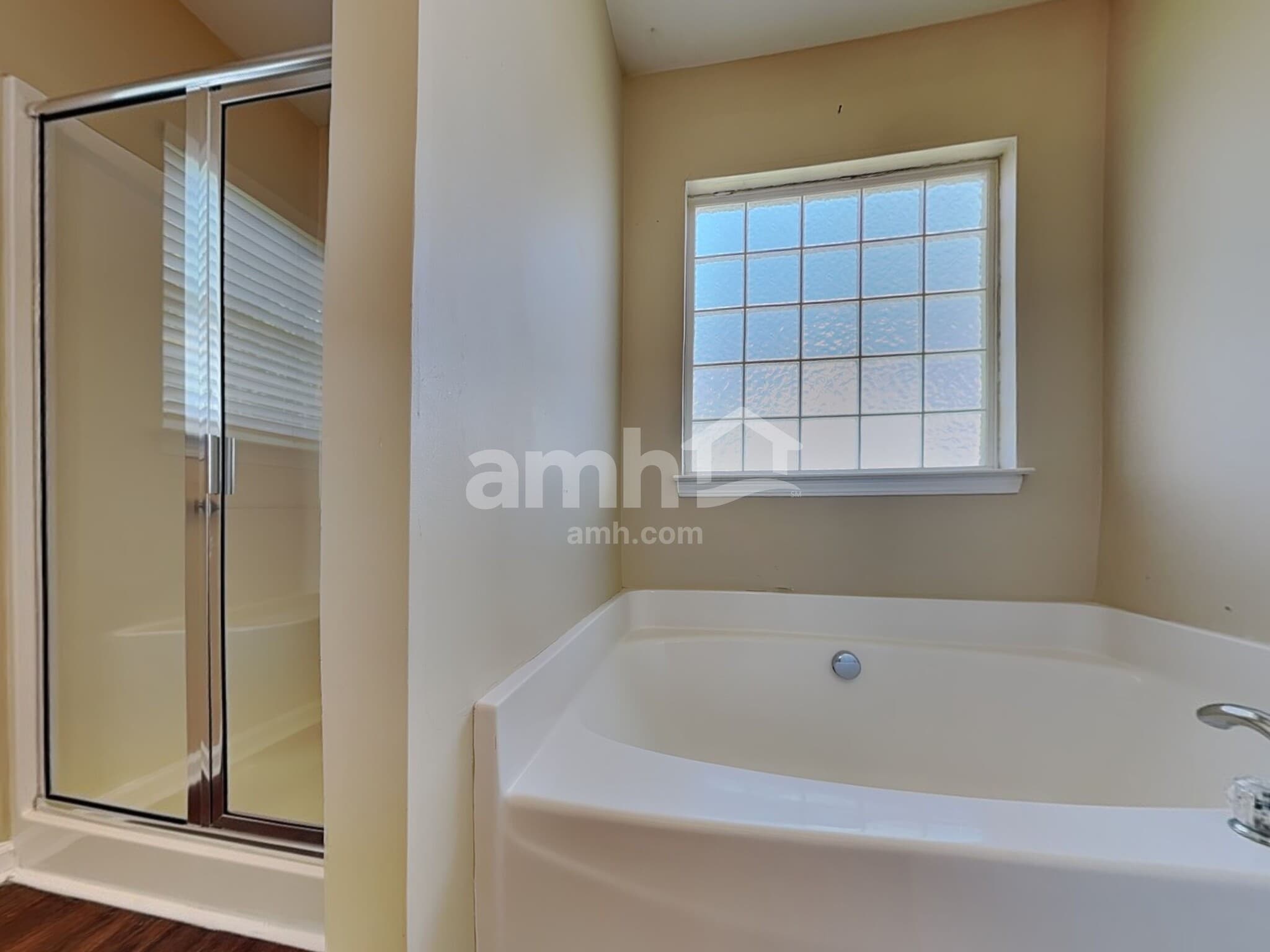 Building Photo - 7036 Spanglers Spring Way