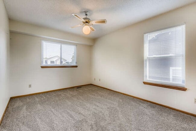 Building Photo - 9151 Kenwood Ct