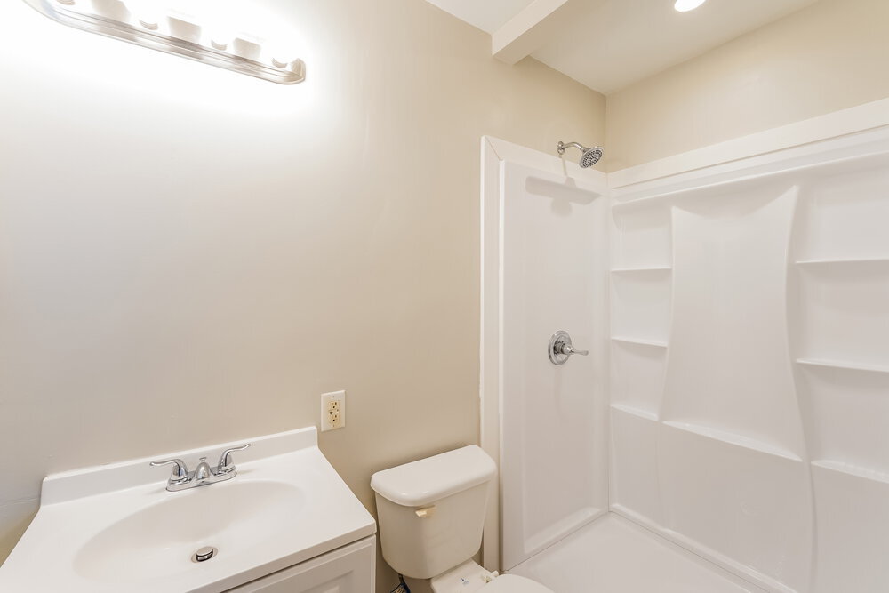 Building Photo - 325 16th Ave NW