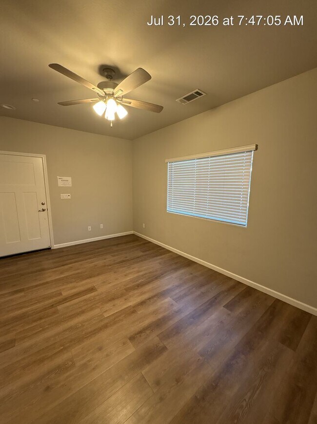 Building Photo - 4319