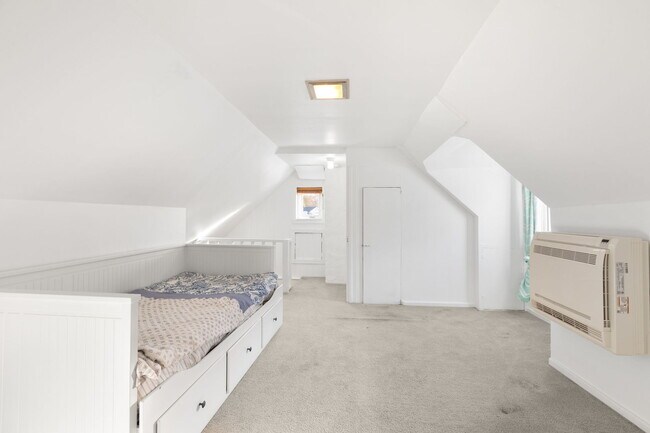 Building Photo - 331 Granby Rd