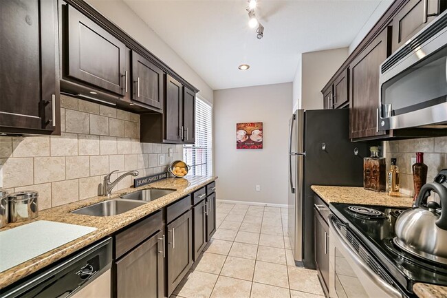 Building Photo - 2255 Braeswood Park Dr