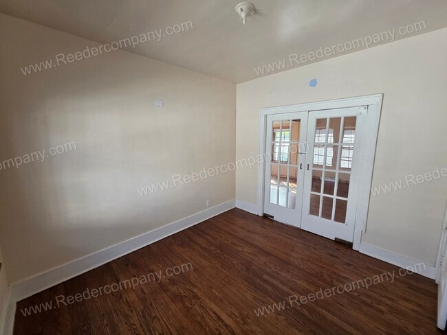 Building Photo - Remodeled 3 bedroom 1 bathroom house