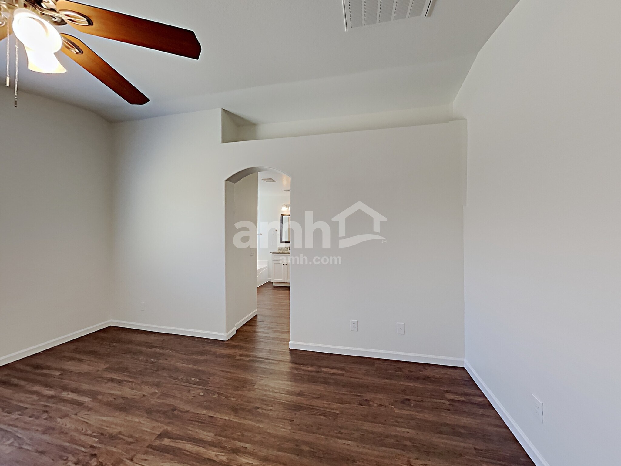 Building Photo - 17211 W Watkins St